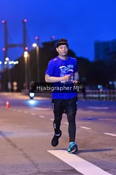 Runner Photo 1729917