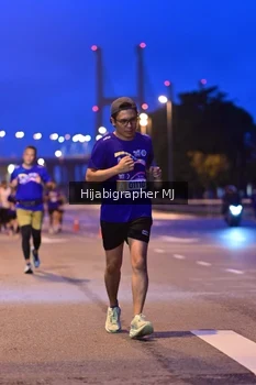 Runner Photo 1729922