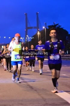 Runner Photo 1729944