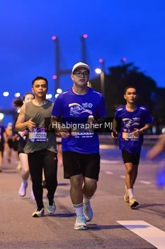 Runner Photo 1729963