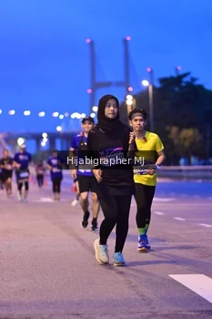 Runner Photo 1730374