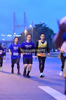 Runner Photo 1730597