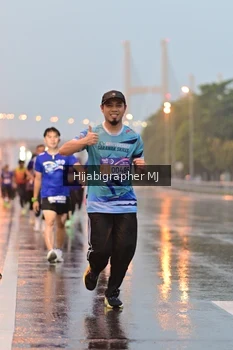 Runner Photo 1731735