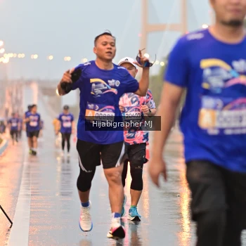 Runner Photo 1732050