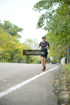 Runner Photo 1734829