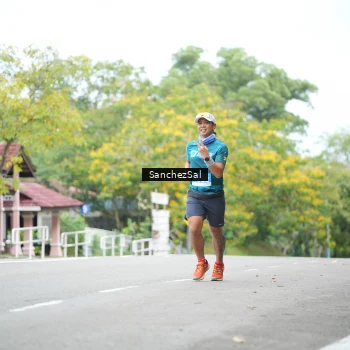 Runner Photo 1735158