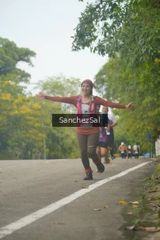 Runner Photo 1735342