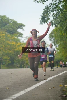 Runner Photo 1735355