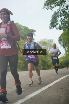 Runner Photo 1735367