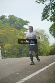 Runner Photo 1735384