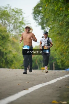 Runner Photo 1735406
