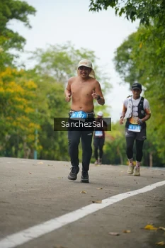 Runner Photo 1735415