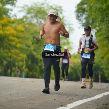 Runner Photo 1735424