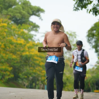 Runner Photo 1735469