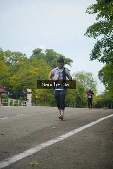 Runner Photo 1735489