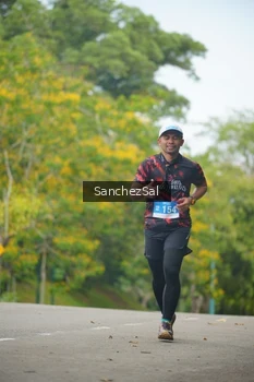 Runner Photo 1735508