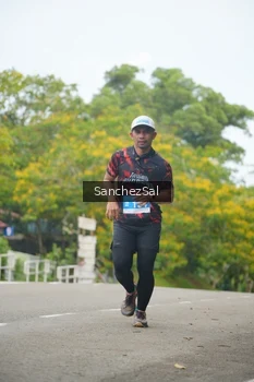 Runner Photo 1735535