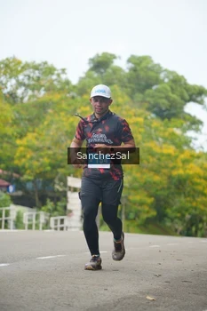 Runner Photo 1735546