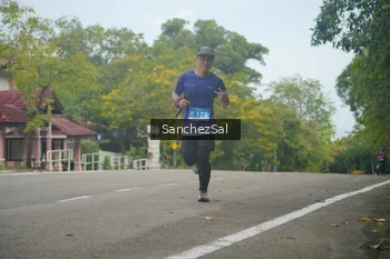 Runner Photo 1735579