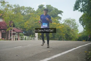 Runner Photo 1735582