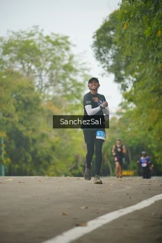 Runner Photo 1735605