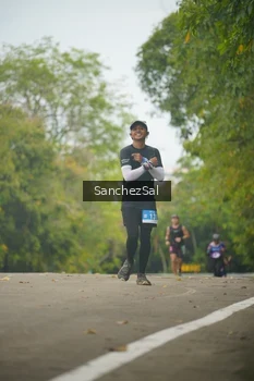 Runner Photo 1735608