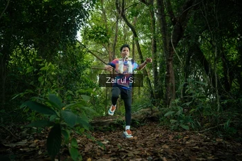 Runner Photo 1735657