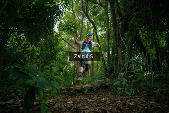 Runner Photo 1735849