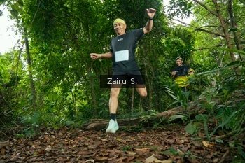 Runner Photo 1736136