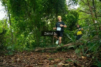 Runner Photo 1736144