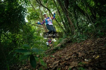 Runner Photo 1737609