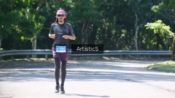 Runner Photo 1738702