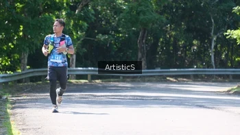 Runner Photo 1738718