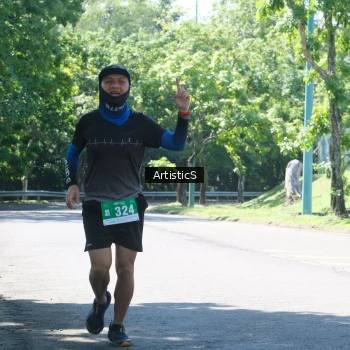 Runner Photo 1739015