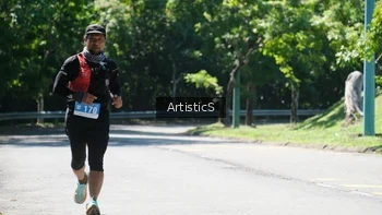 Runner Photo 1739550