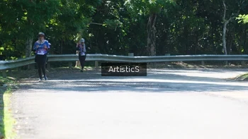 Runner Photo 1739630