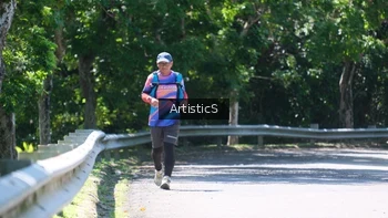 Runner Photo 1740300
