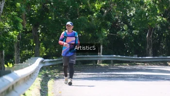 Runner Photo 1740304