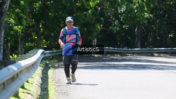 Runner Photo 1740312