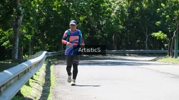 Runner Photo 1740324