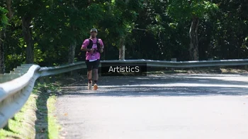 Runner Photo 1740339
