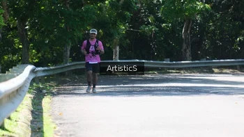 Runner Photo 1740340