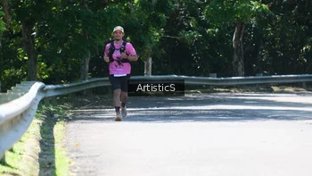 Runner Photo 1740349