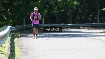 Runner Photo 1740350