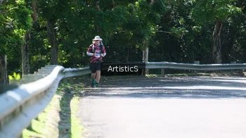 Runner Photo 1740371