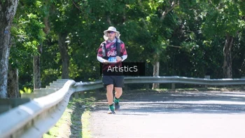Runner Photo 1740376