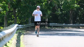 Runner Photo 1740400