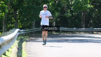 Runner Photo 1740403