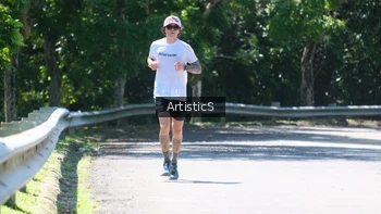 Runner Photo 1740405