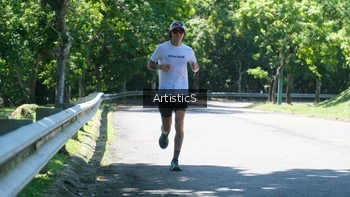 Runner Photo 1740420